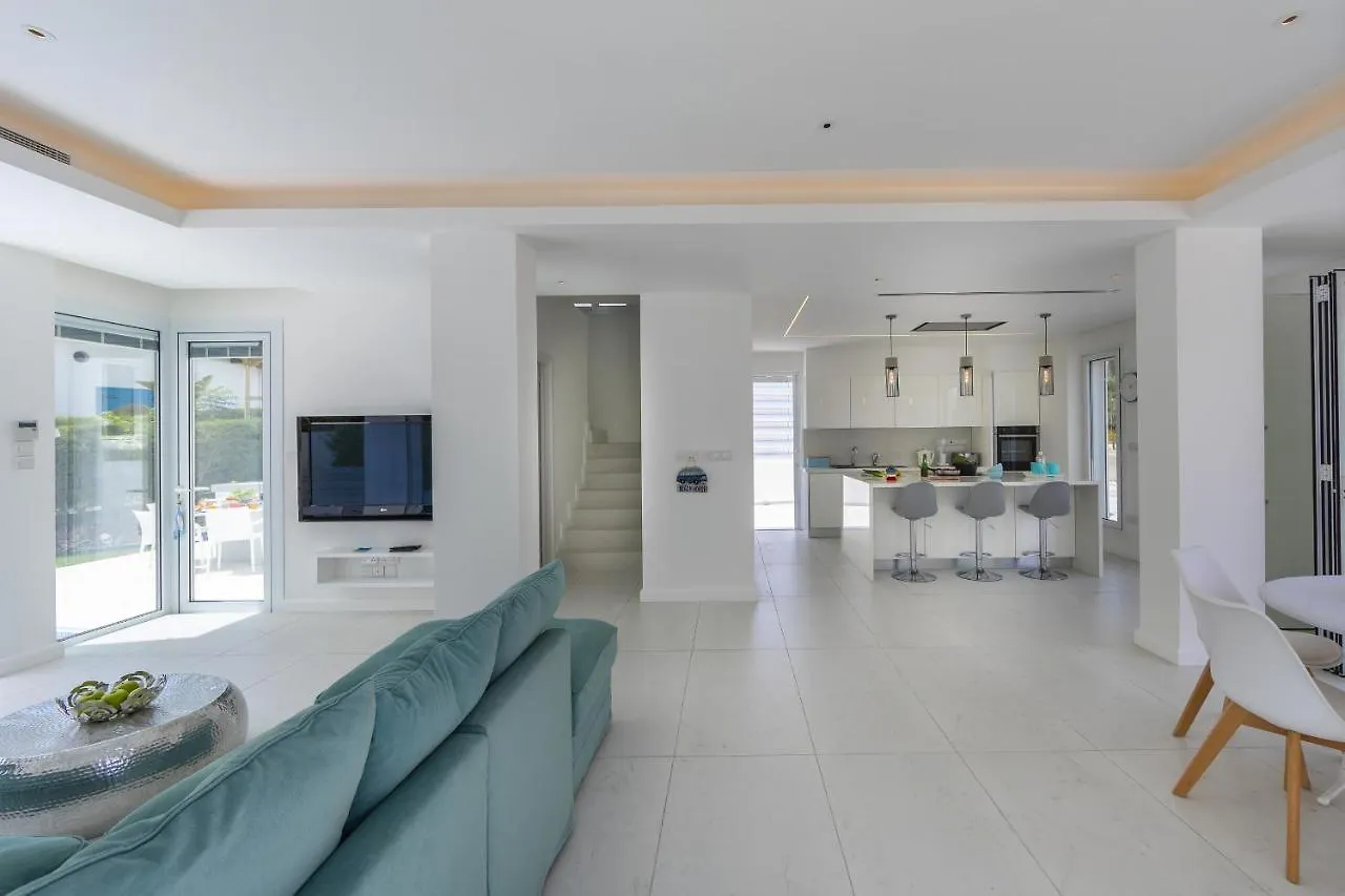 Protaras Villa Piera By The Sea
