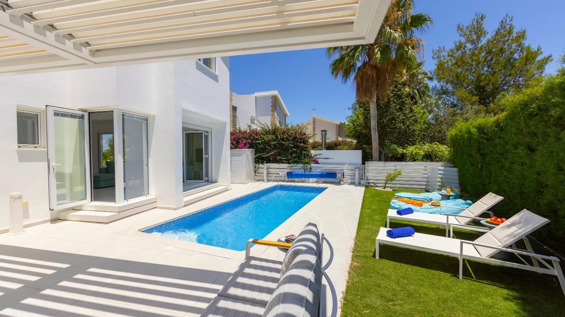 Protaras Villa Piera By The Sea